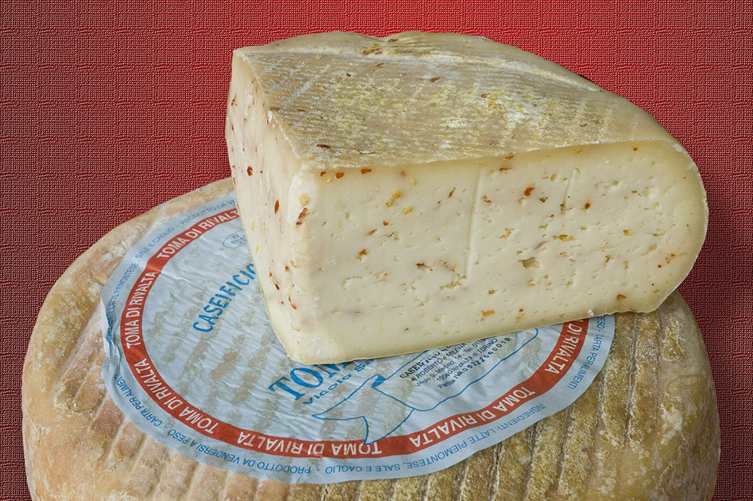 Produzione e vendita di formaggi freschi e stagionati con solo  latte locale